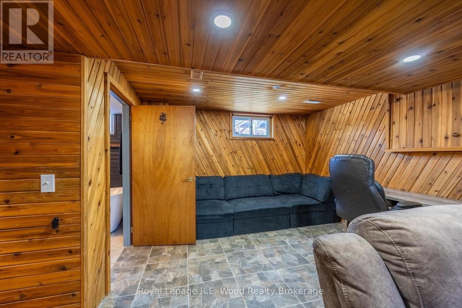 11 Glenwood Road, Ingersoll (Ingersoll - South), Ontario  N5C 3N7 - Photo 18 - X12843084