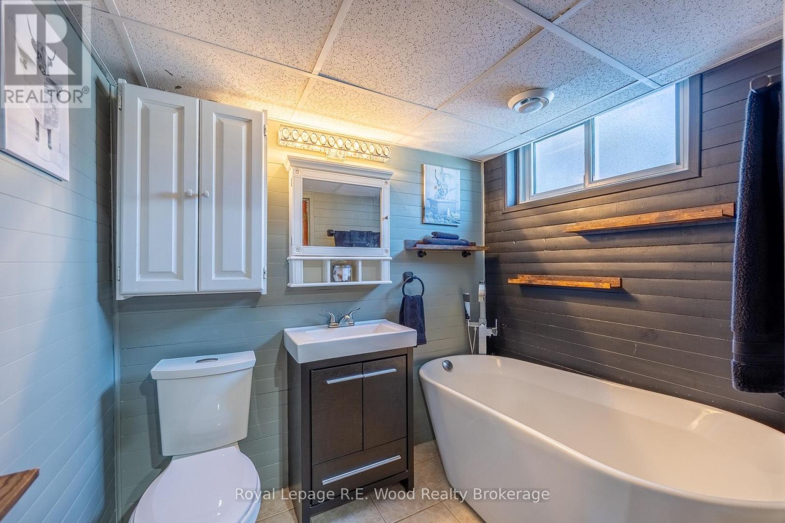 11 Glenwood Road, Ingersoll (Ingersoll - South), Ontario  N5C 3N7 - Photo 19 - X12843084