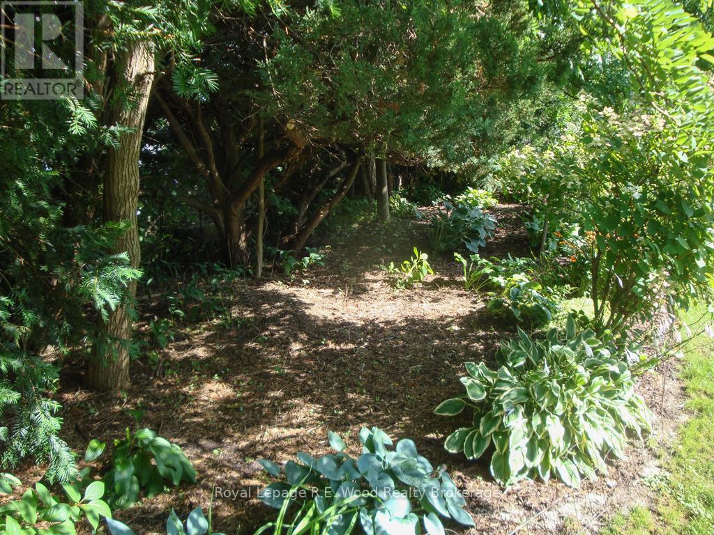 11 Glenwood Road, Ingersoll (Ingersoll - South), Ontario  N5C 3N7 - Photo 34 - X12843084