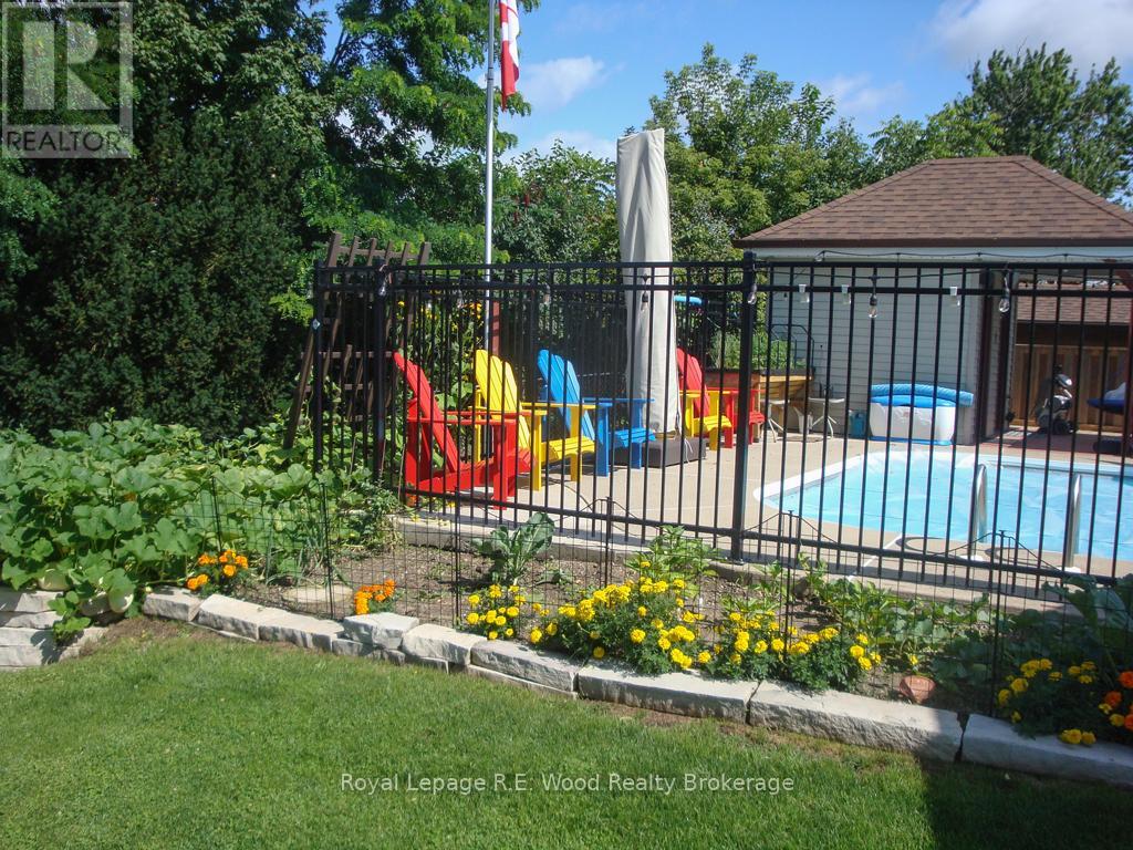 11 Glenwood Road, Ingersoll (Ingersoll - South), Ontario  N5C 3N7 - Photo 38 - X12843084