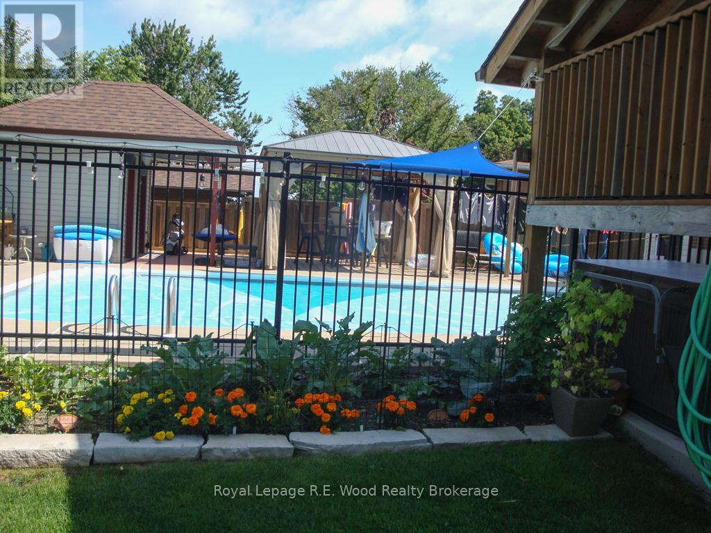 11 Glenwood Road, Ingersoll (Ingersoll - South), Ontario  N5C 3N7 - Photo 39 - X12843084