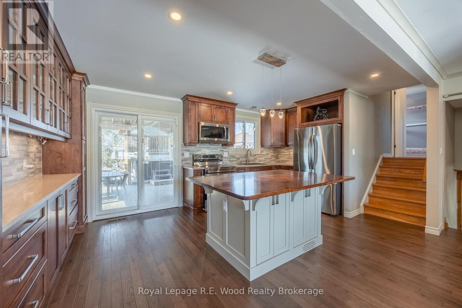 11 Glenwood Road, Ingersoll (Ingersoll - South), Ontario  N5C 3N7 - Photo 5 - X12843084