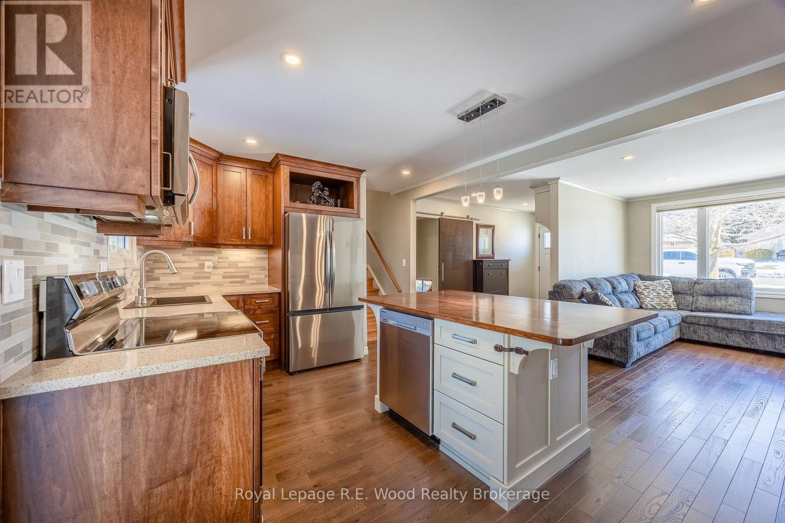 11 Glenwood Road, Ingersoll (Ingersoll - South), Ontario  N5C 3N7 - Photo 6 - X12843084