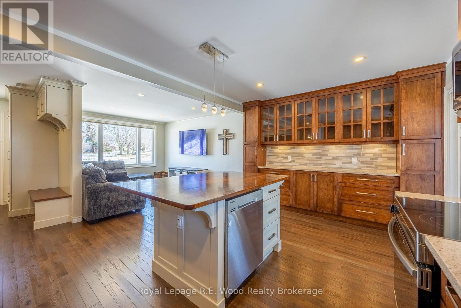 11 Glenwood Road, Ingersoll (Ingersoll - South), Ontario  N5C 3N7 - Photo 7 - X12843084