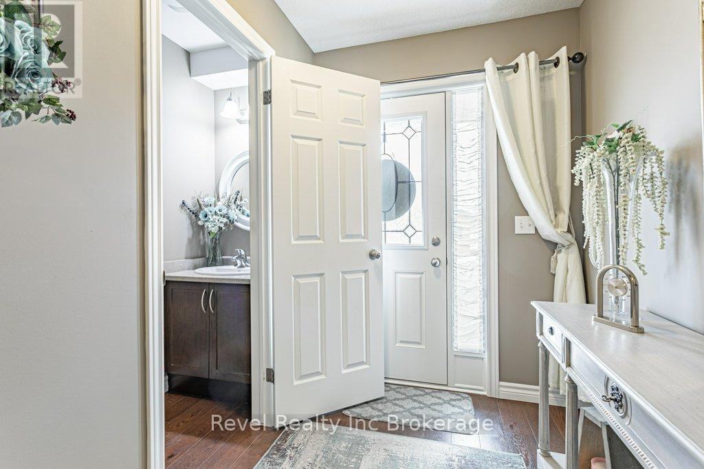 8 - 176 Ferguson Drive, Woodstock (Woodstock - South), Ontario  N4V 0C6 - Photo 12 - X12843406