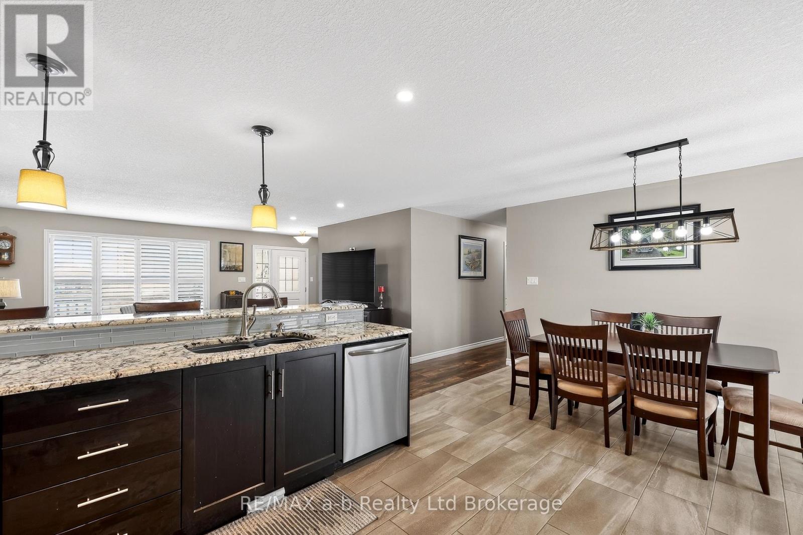 87 Walker Road, Ingersoll (Ingersoll - South), Ontario  N5C 0C3 - Photo 10 - X12843558