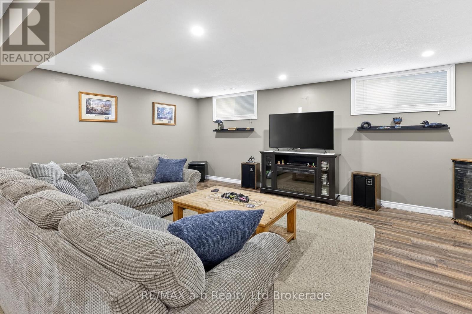 87 Walker Road, Ingersoll (Ingersoll - South), Ontario  N5C 0C3 - Photo 24 - X12843558