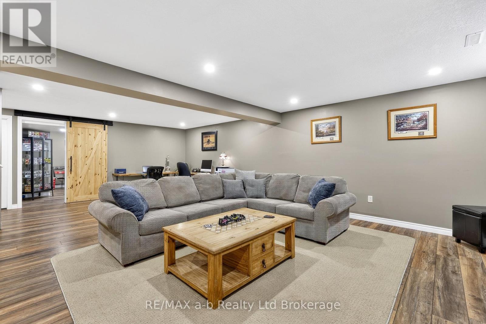 87 Walker Road, Ingersoll (Ingersoll - South), Ontario  N5C 0C3 - Photo 27 - X12843558