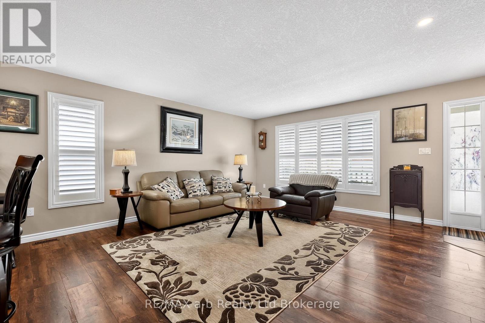 87 Walker Road, Ingersoll (Ingersoll - South), Ontario  N5C 0C3 - Photo 3 - X12843558