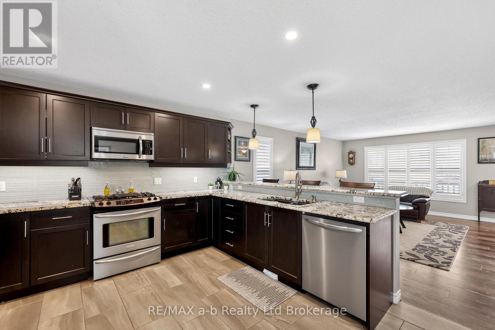 87 Walker Road, Ingersoll (Ingersoll - South), Ontario  N5C 0C3 - Photo 8 - X12843558