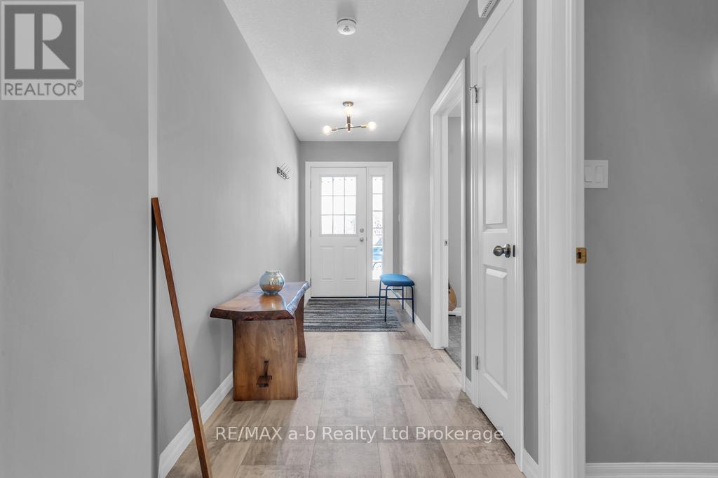 242 Wilson Avenue, Tillsonburg, Ontario  N4G 0H4 - Photo 10 - X12843874