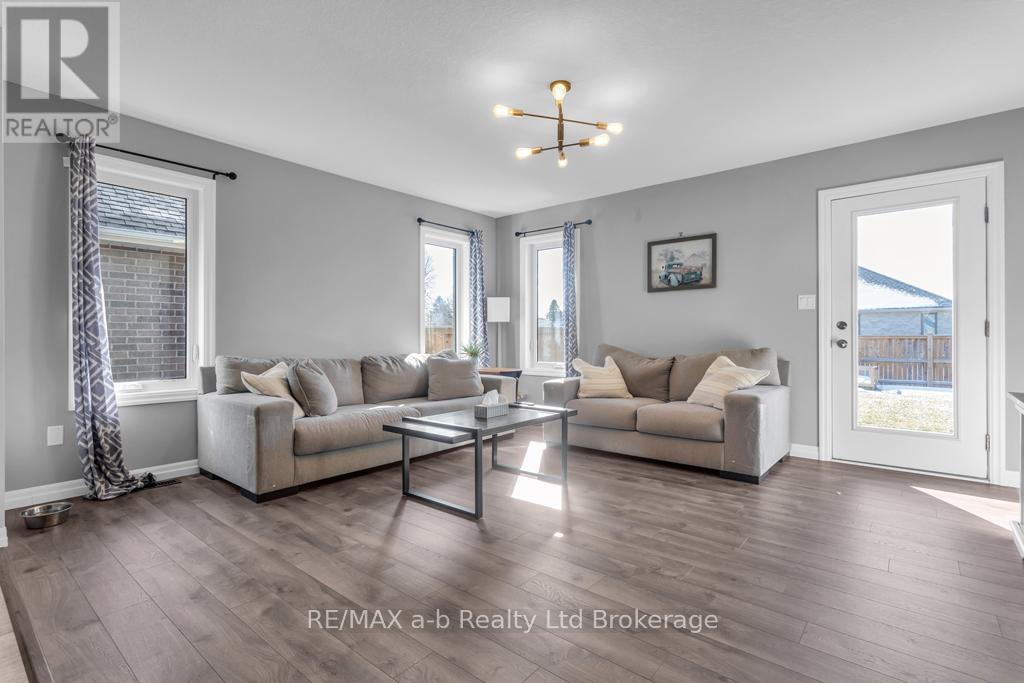 242 Wilson Avenue, Tillsonburg, Ontario  N4G 0H4 - Photo 13 - X12843874