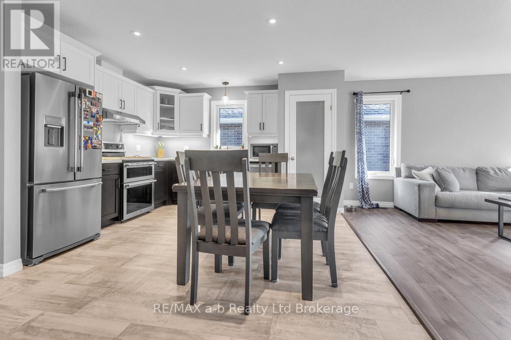 242 Wilson Avenue, Tillsonburg, Ontario  N4G 0H4 - Photo 16 - X12843874