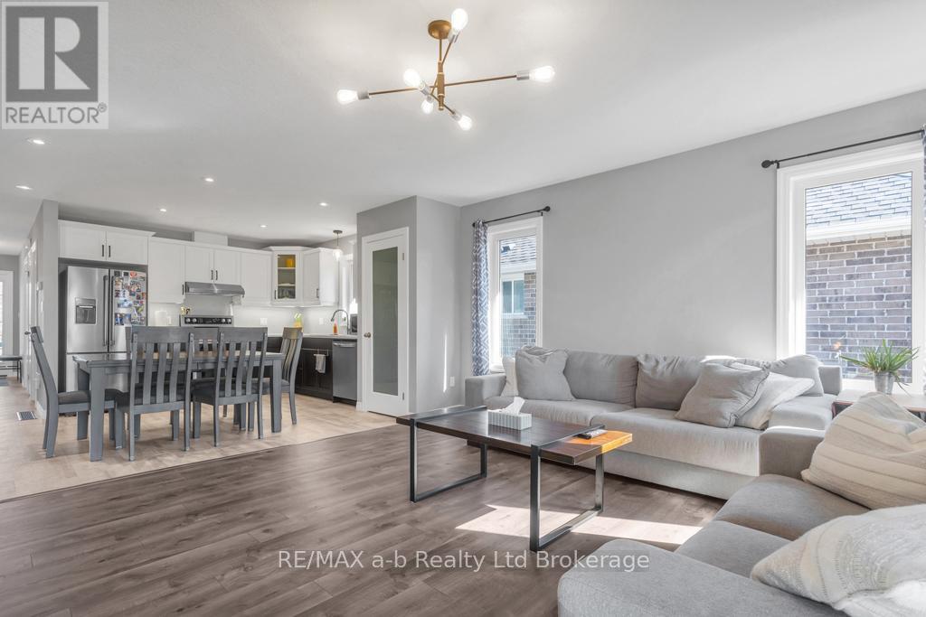 242 Wilson Avenue, Tillsonburg, Ontario  N4G 0H4 - Photo 17 - X12843874