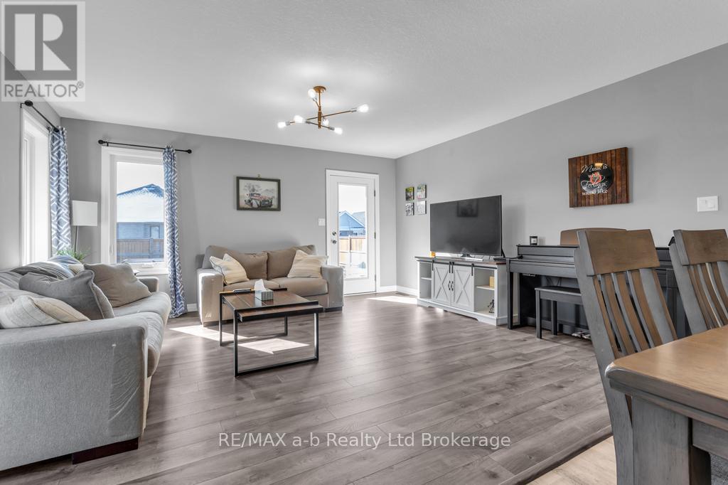 242 Wilson Avenue, Tillsonburg, Ontario  N4G 0H4 - Photo 19 - X12843874