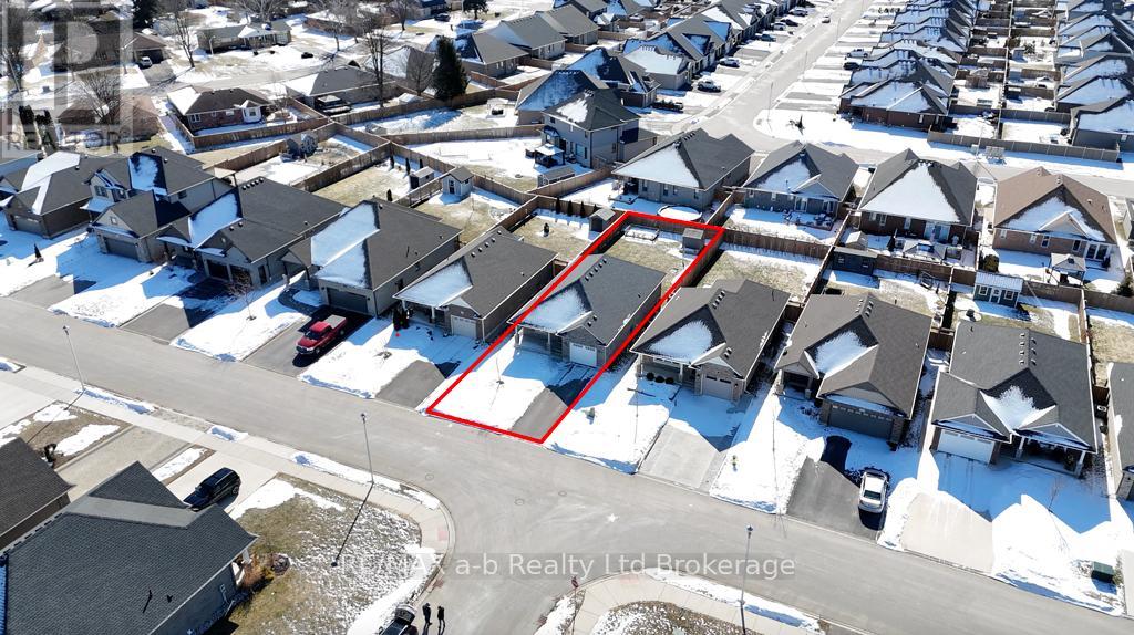 242 Wilson Avenue, Tillsonburg, Ontario  N4G 0H4 - Photo 4 - X12843874