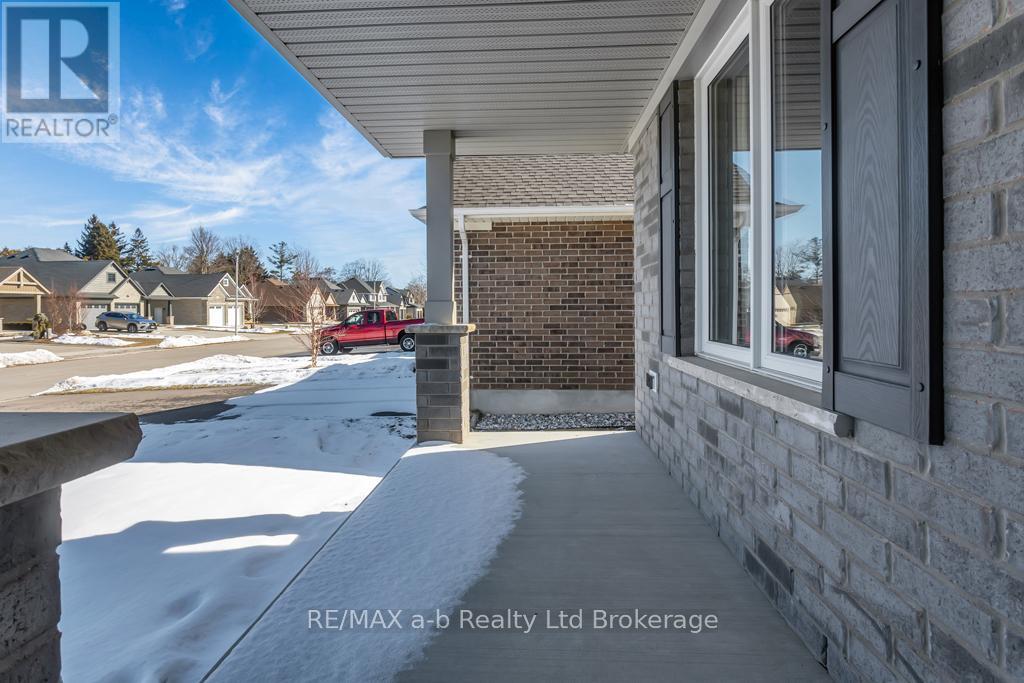 242 Wilson Avenue, Tillsonburg, Ontario  N4G 0H4 - Photo 5 - X12843874