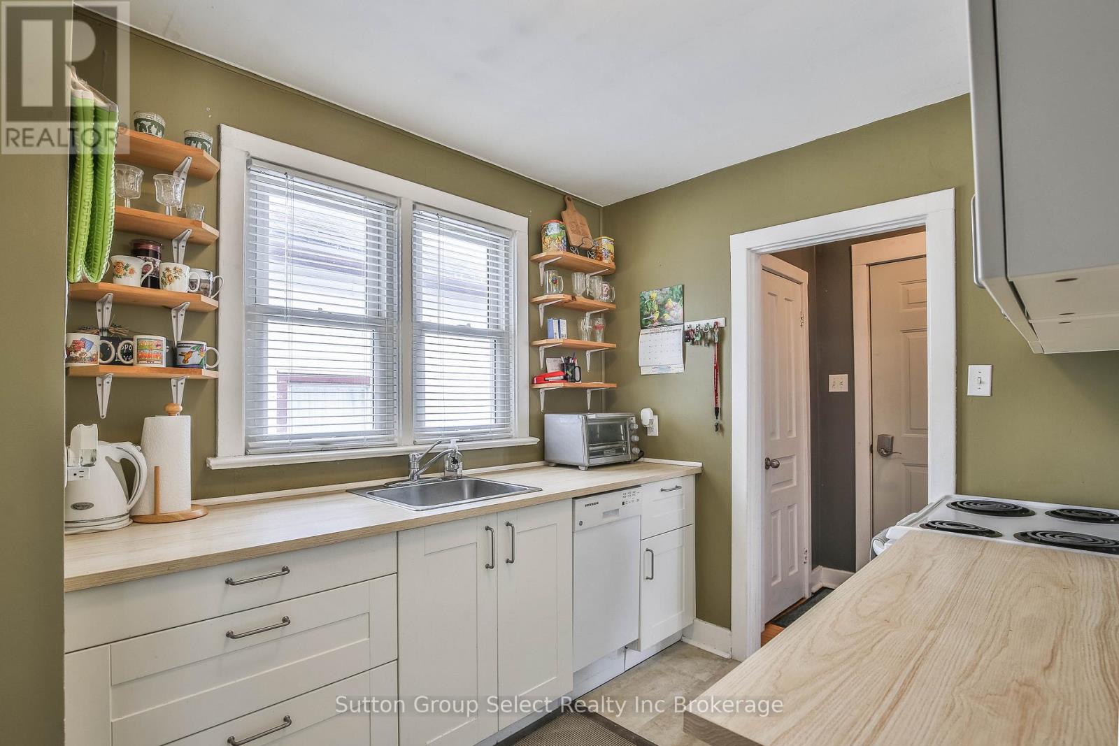 156 Charles Street E, Ingersoll (Ingersoll - South), Ontario  N5C 1K2 - Photo 11 - X12844292