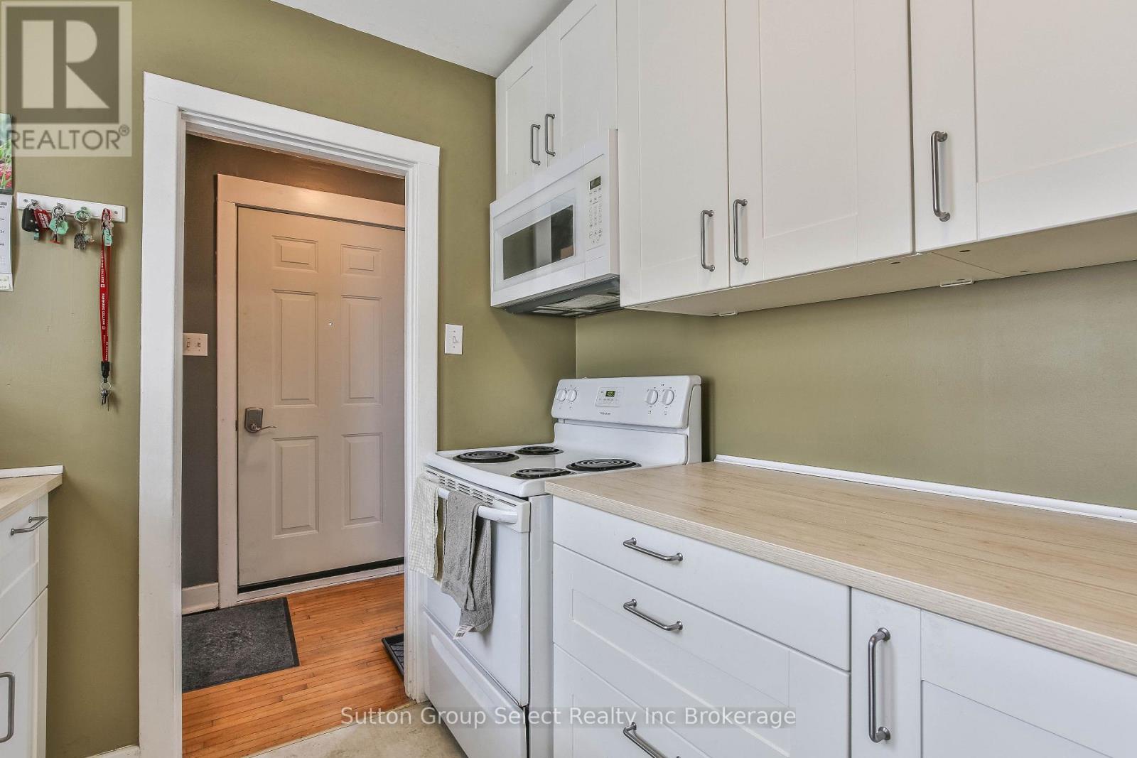 156 Charles Street E, Ingersoll (Ingersoll - South), Ontario  N5C 1K2 - Photo 12 - X12844292