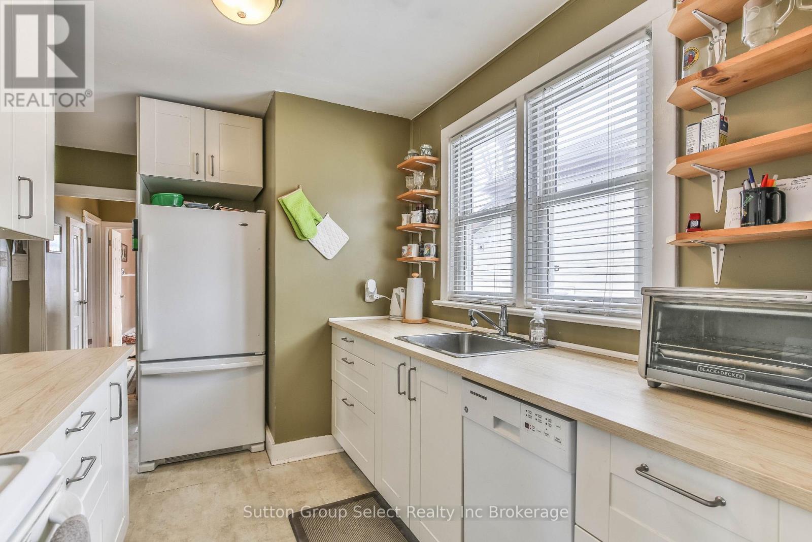 156 Charles Street E, Ingersoll (Ingersoll - South), Ontario  N5C 1K2 - Photo 13 - X12844292