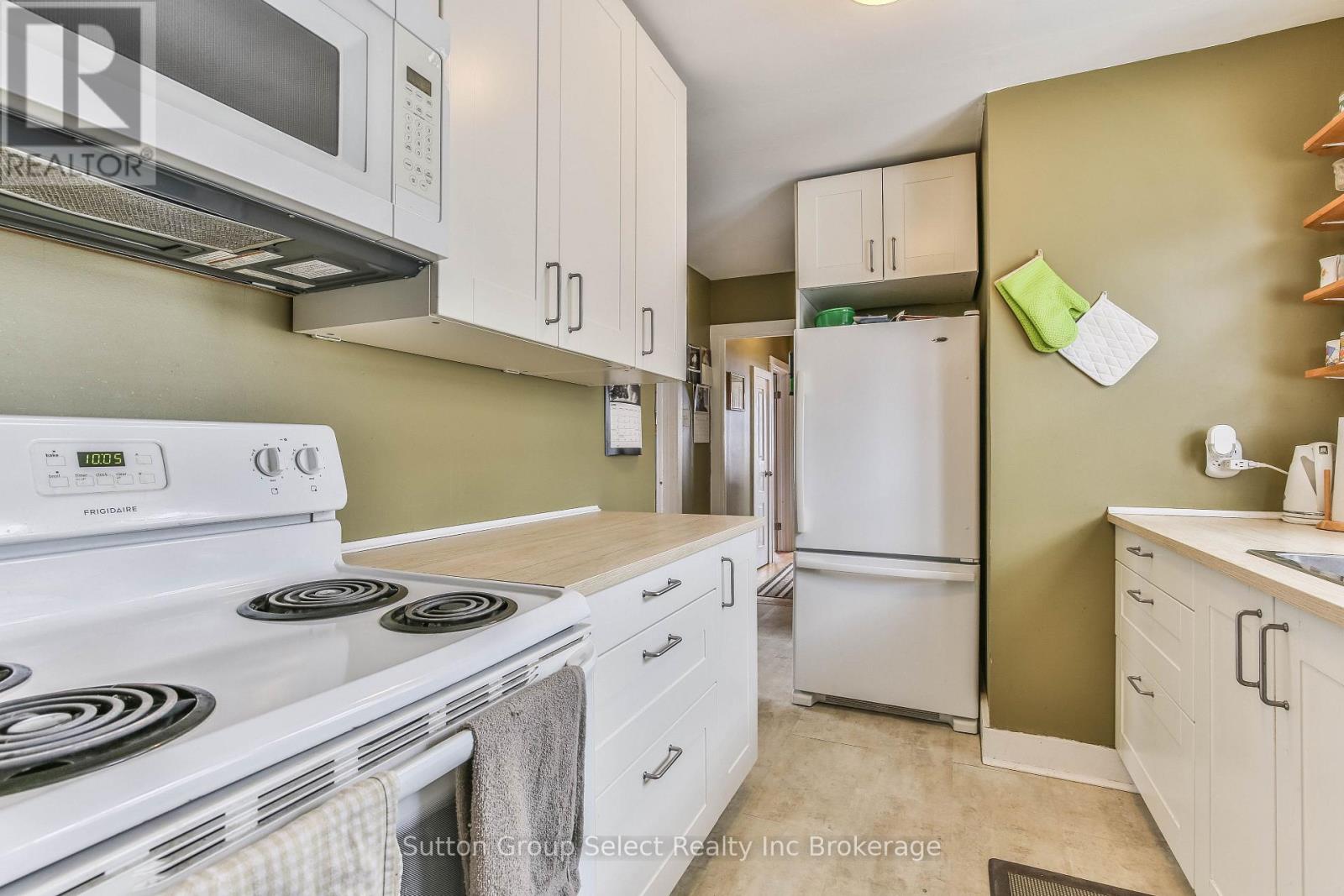 156 Charles Street E, Ingersoll (Ingersoll - South), Ontario  N5C 1K2 - Photo 14 - X12844292