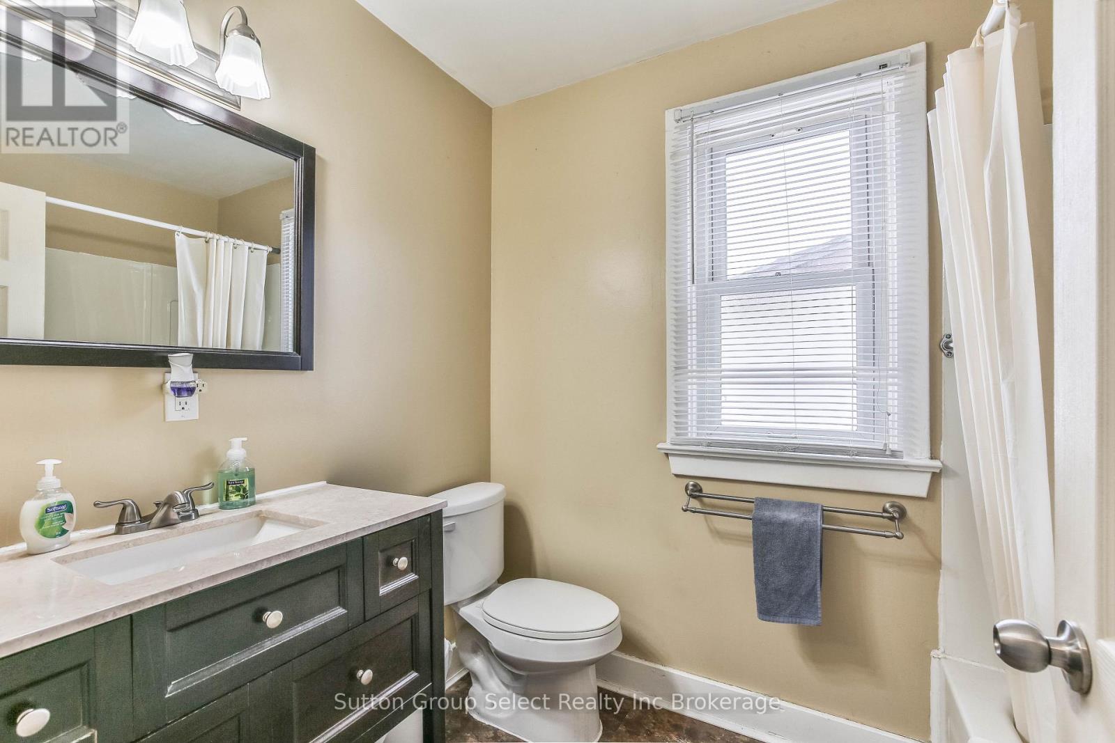 156 Charles Street E, Ingersoll (Ingersoll - South), Ontario  N5C 1K2 - Photo 21 - X12844292