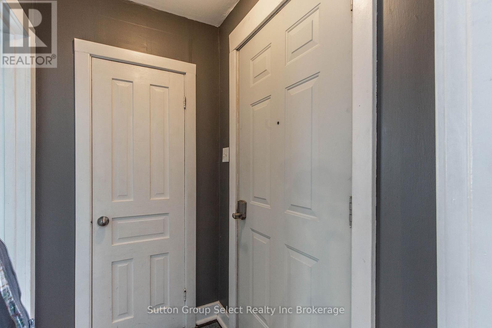 156 Charles Street E, Ingersoll (Ingersoll - South), Ontario  N5C 1K2 - Photo 6 - X12844292