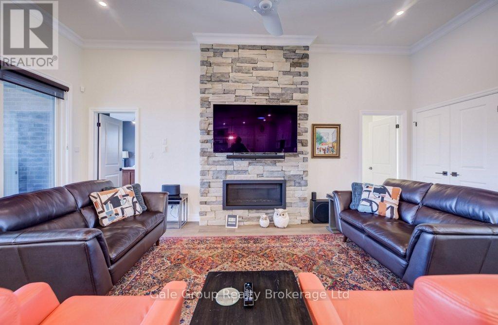 177 Tamarack Boulevard, Woodstock (Woodstock - North), Ontario  N4S 0E2 - Photo 8 - X12844506