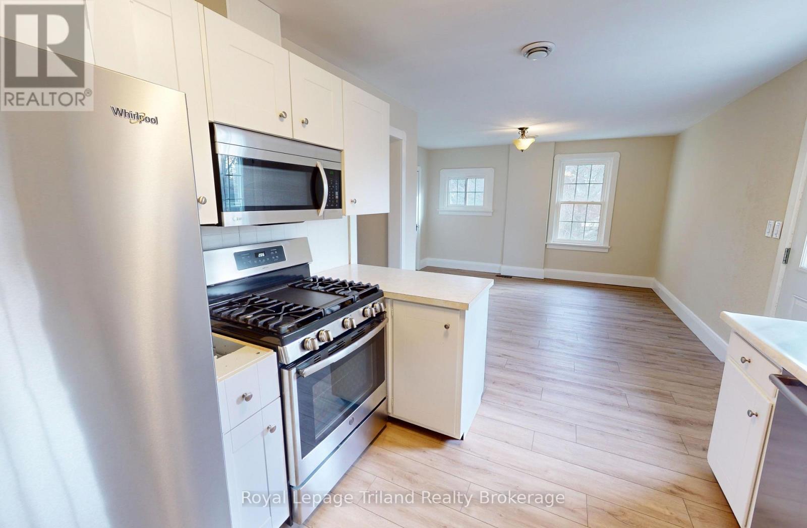 2 - 145 Vansittart Avenue, Woodstock (Woodstock - North), Ontario  N4S 6E5 - Photo 3 - X12845300