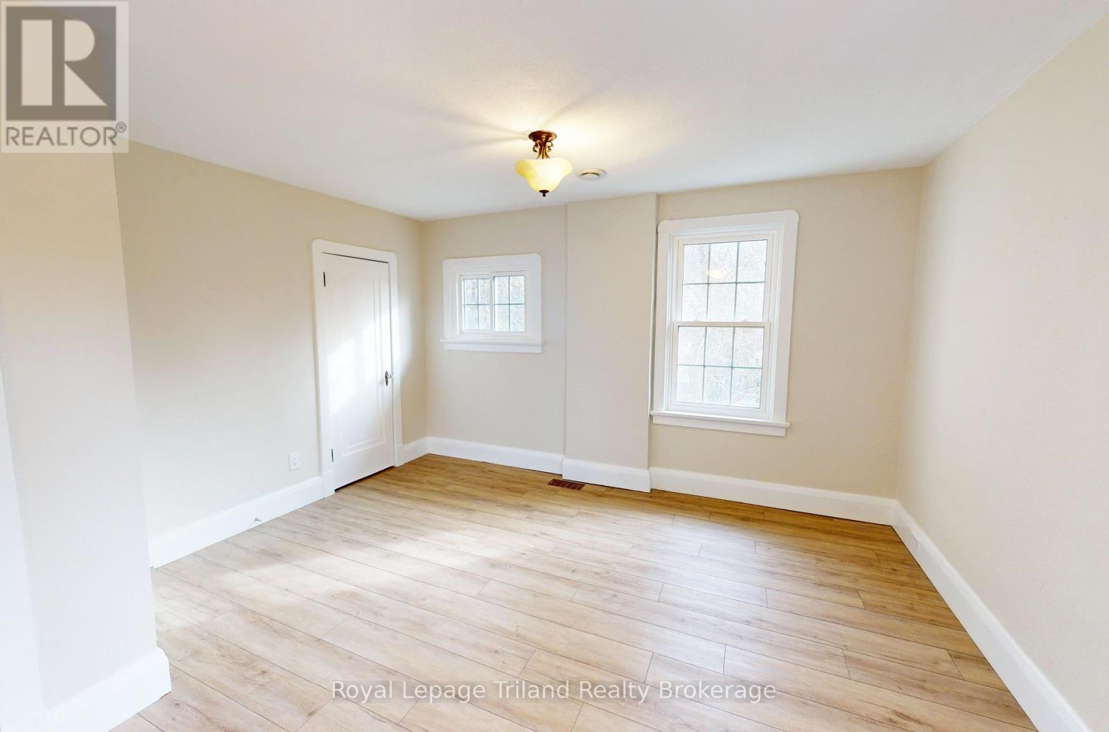 2 - 145 Vansittart Avenue, Woodstock (Woodstock - North), Ontario  N4S 6E5 - Photo 4 - X12845300