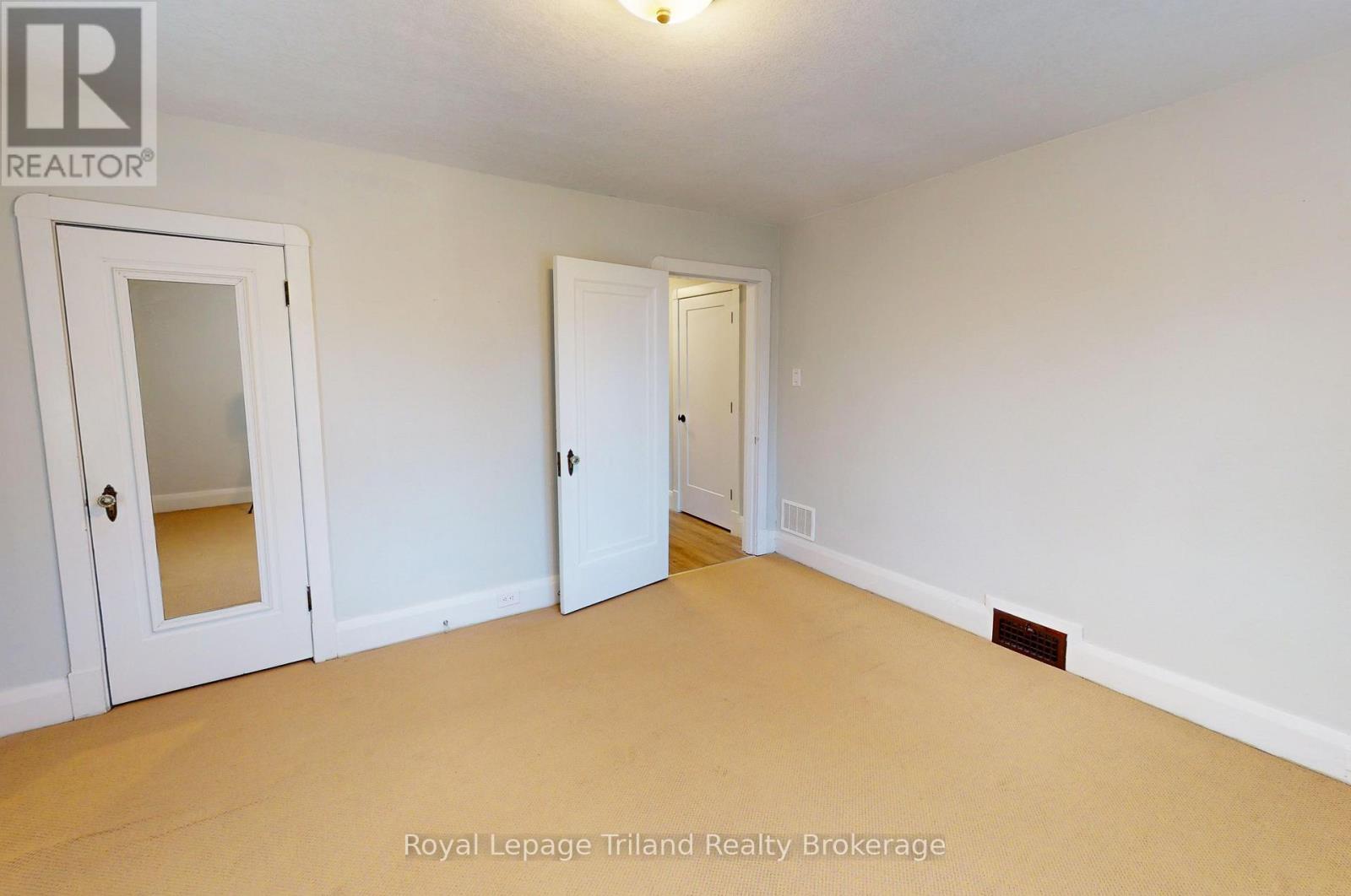 2 - 145 Vansittart Avenue, Woodstock (Woodstock - North), Ontario  N4S 6E5 - Photo 6 - X12845300