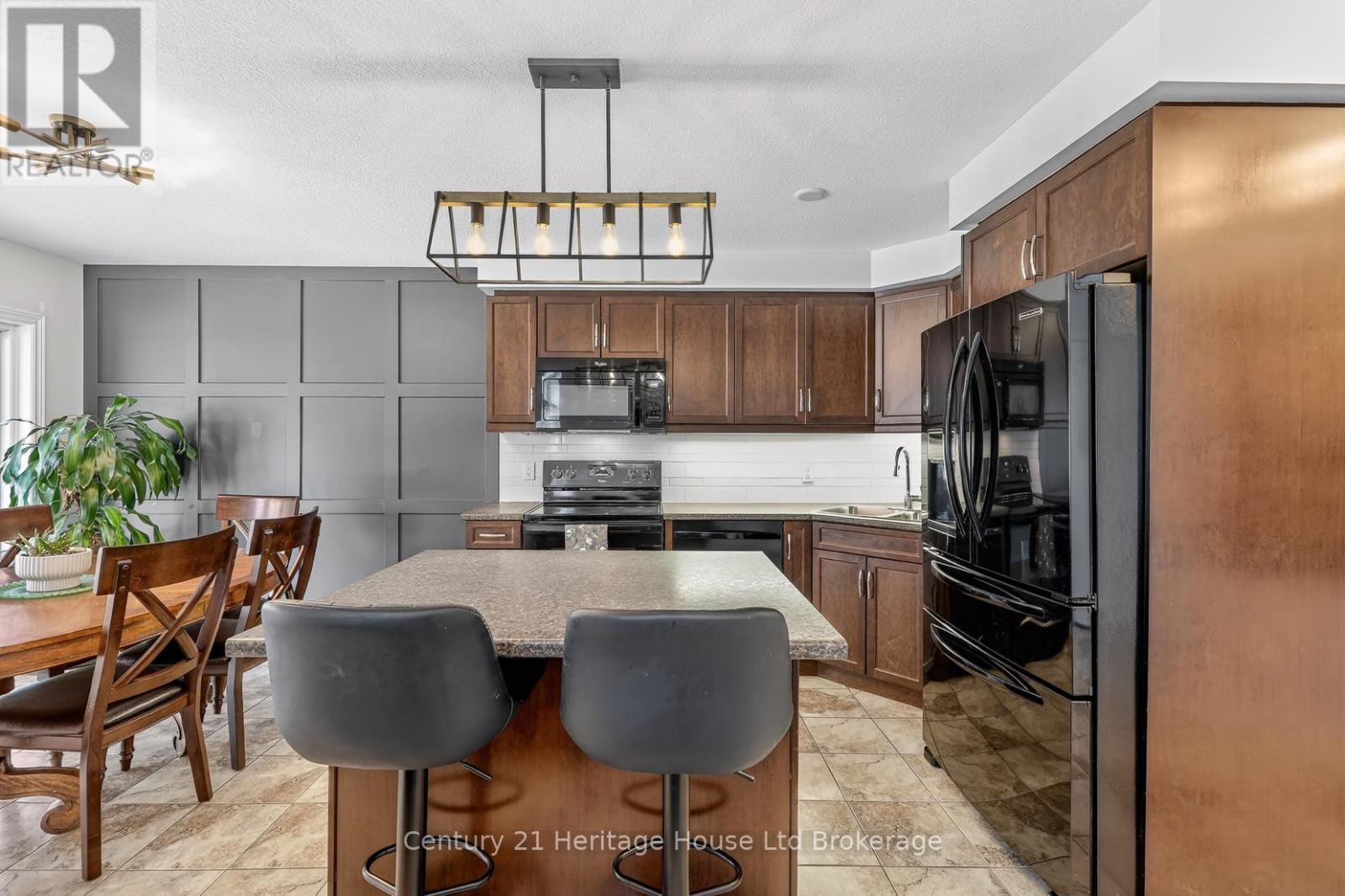 464 Champlain Avenue, Woodstock (Woodstock - South), Ontario  N4V 0A7 - Photo 10 - X12845322