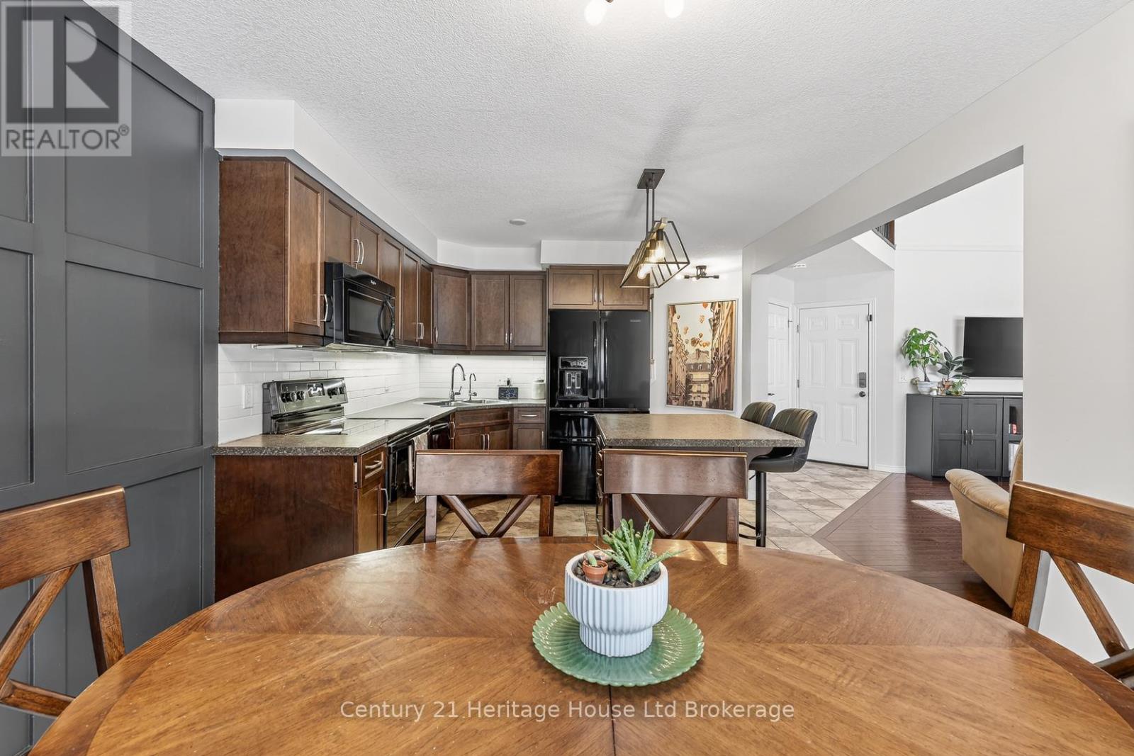 464 Champlain Avenue, Woodstock (Woodstock - South), Ontario  N4V 0A7 - Photo 16 - X12845322