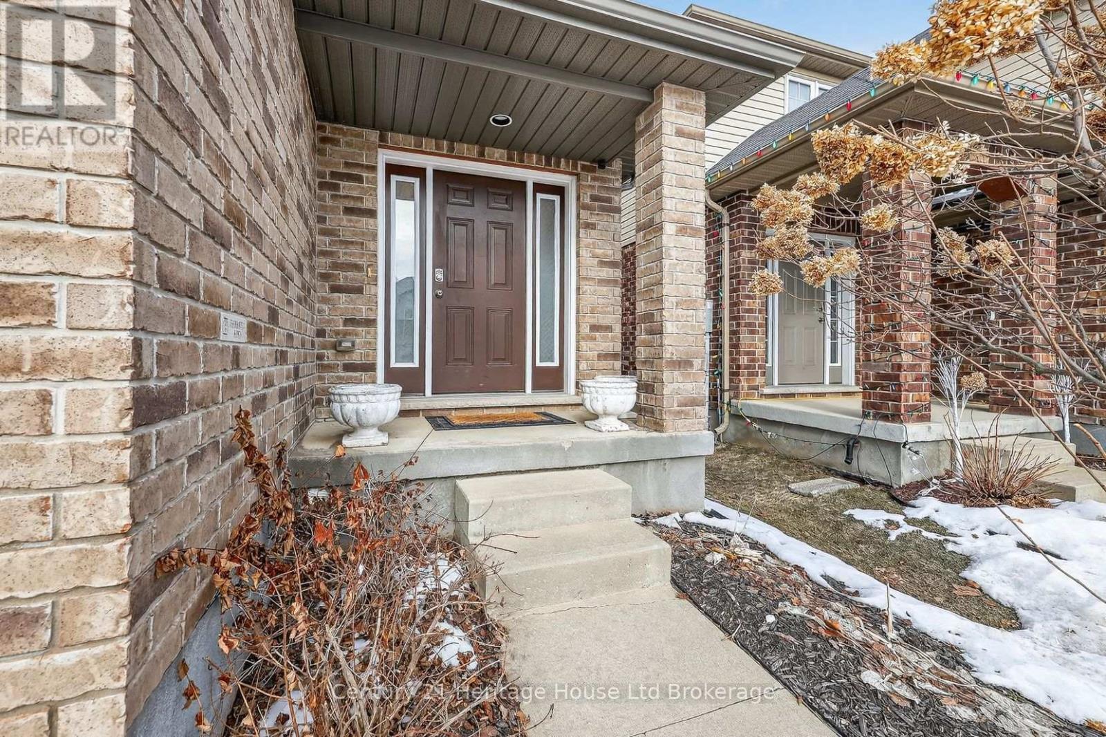 464 Champlain Avenue, Woodstock (Woodstock - South), Ontario  N4V 0A7 - Photo 3 - X12845322