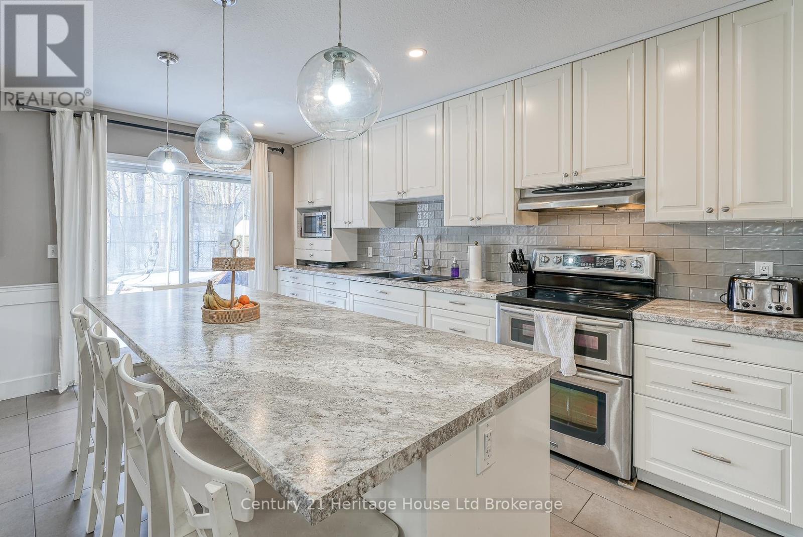 18 Potters Way, Woodstock (Woodstock - South), Ontario  N4S 8Z5 - Photo 17 - X12849730