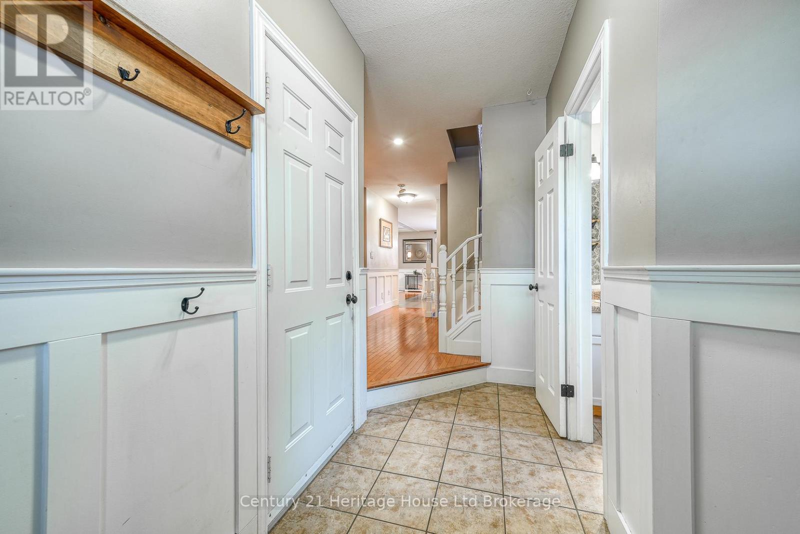 18 Potters Way, Woodstock (Woodstock - South), Ontario  N4S 8Z5 - Photo 4 - X12849730