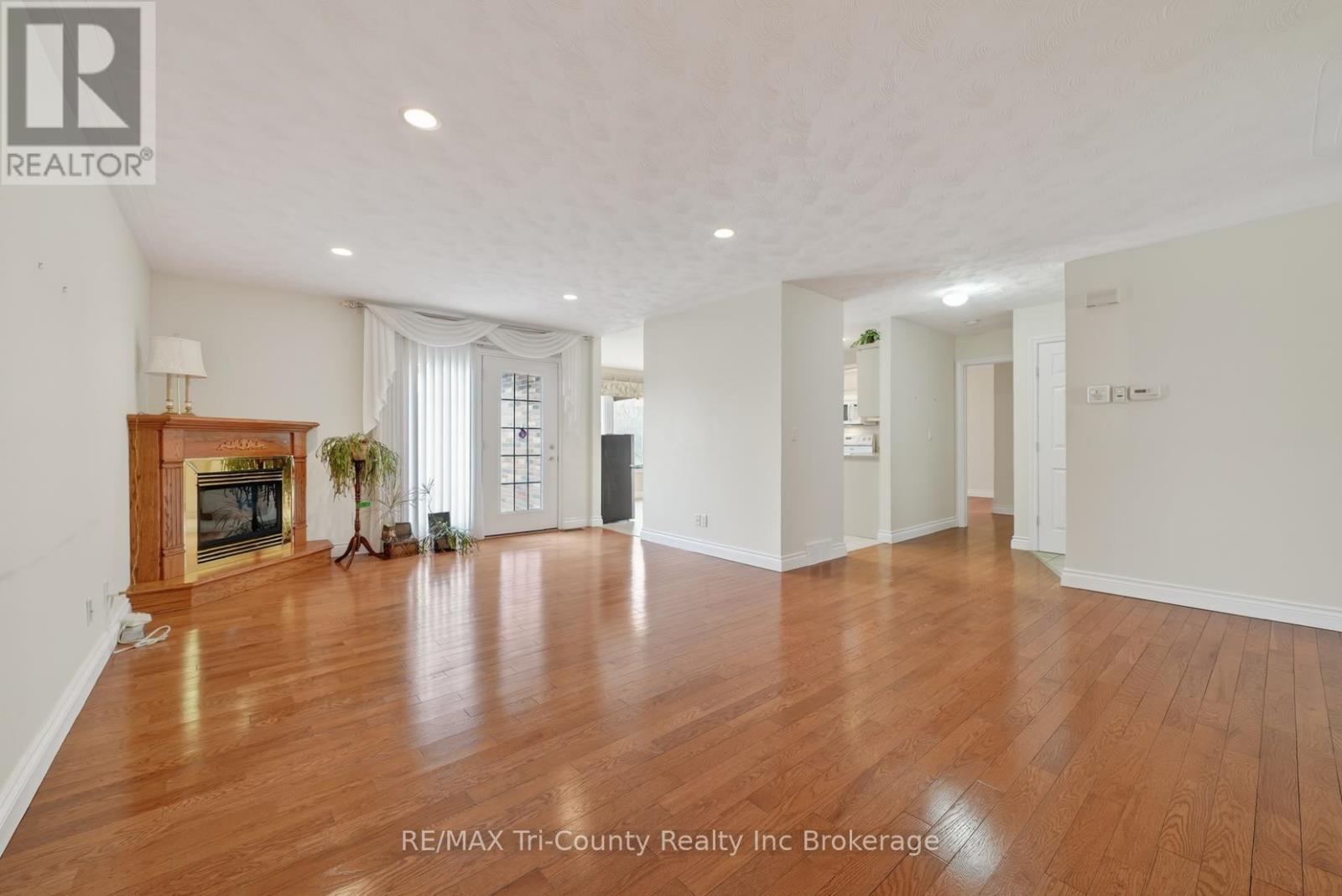 14 Yeager Avenue, Norfolk (Simcoe), Ontario  N3Y 5M6 - Photo 10 - X12850160