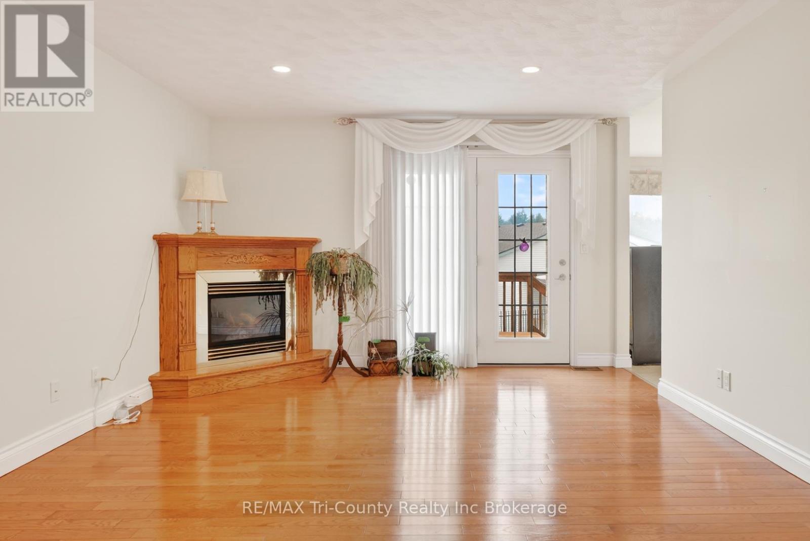 14 Yeager Avenue, Norfolk (Simcoe), Ontario  N3Y 5M6 - Photo 11 - X12850160