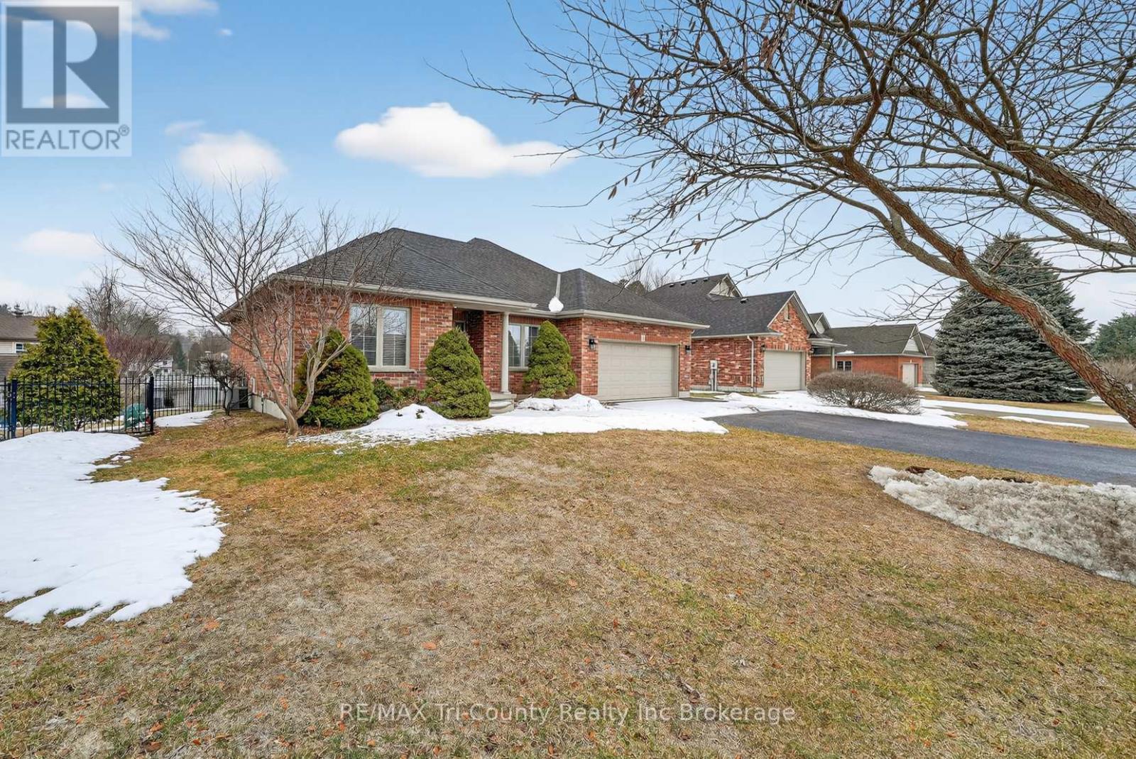 14 Yeager Avenue, Norfolk (Simcoe), Ontario  N3Y 5M6 - Photo 3 - X12850160