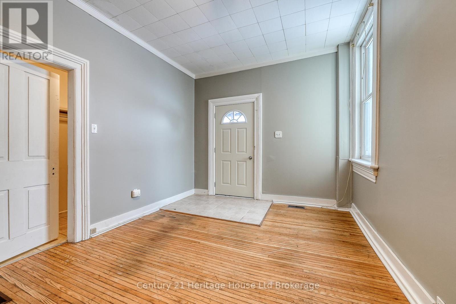 100 Cherry Street, Ingersoll (Ingersoll - South), Ontario  N5C 1W3 - Photo 2 - X12851388