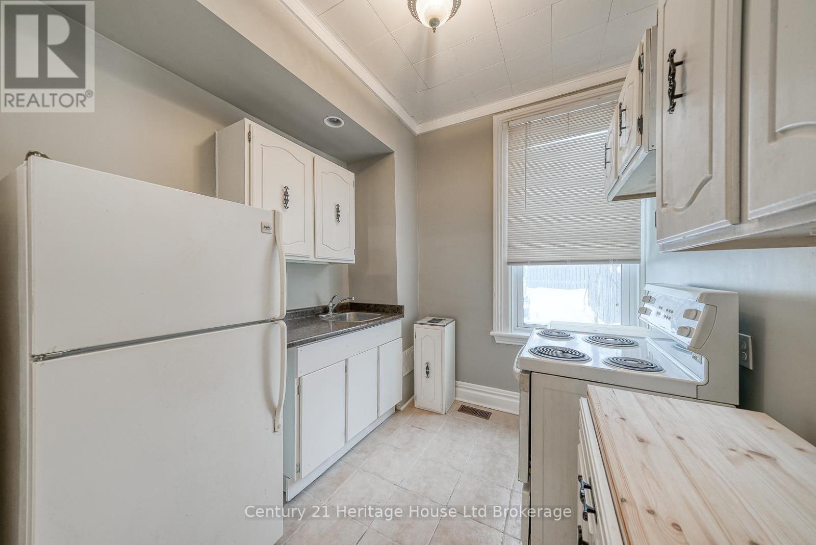 100 Cherry Street, Ingersoll (Ingersoll - South), Ontario  N5C 1W3 - Photo 8 - X12851388