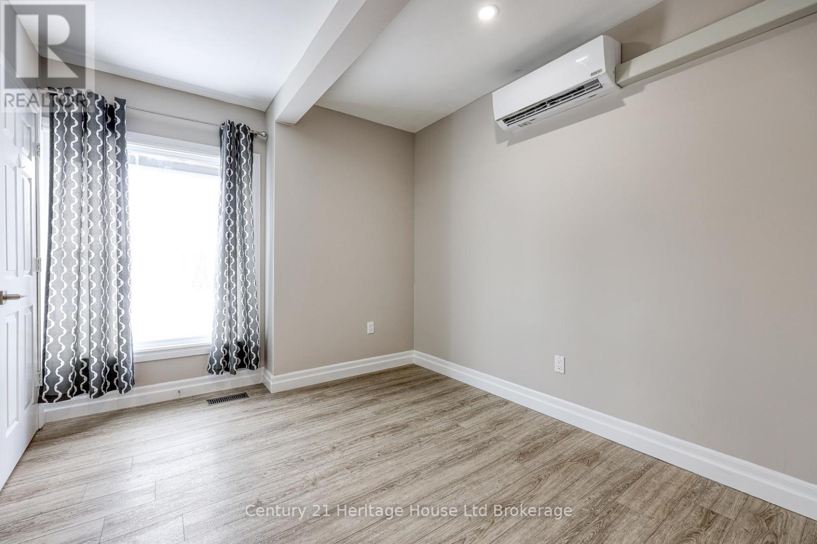 729 Hounsfield Street, Woodstock (Woodstock - South), Ontario  N4S 1P3 - Photo 25 - X12851848