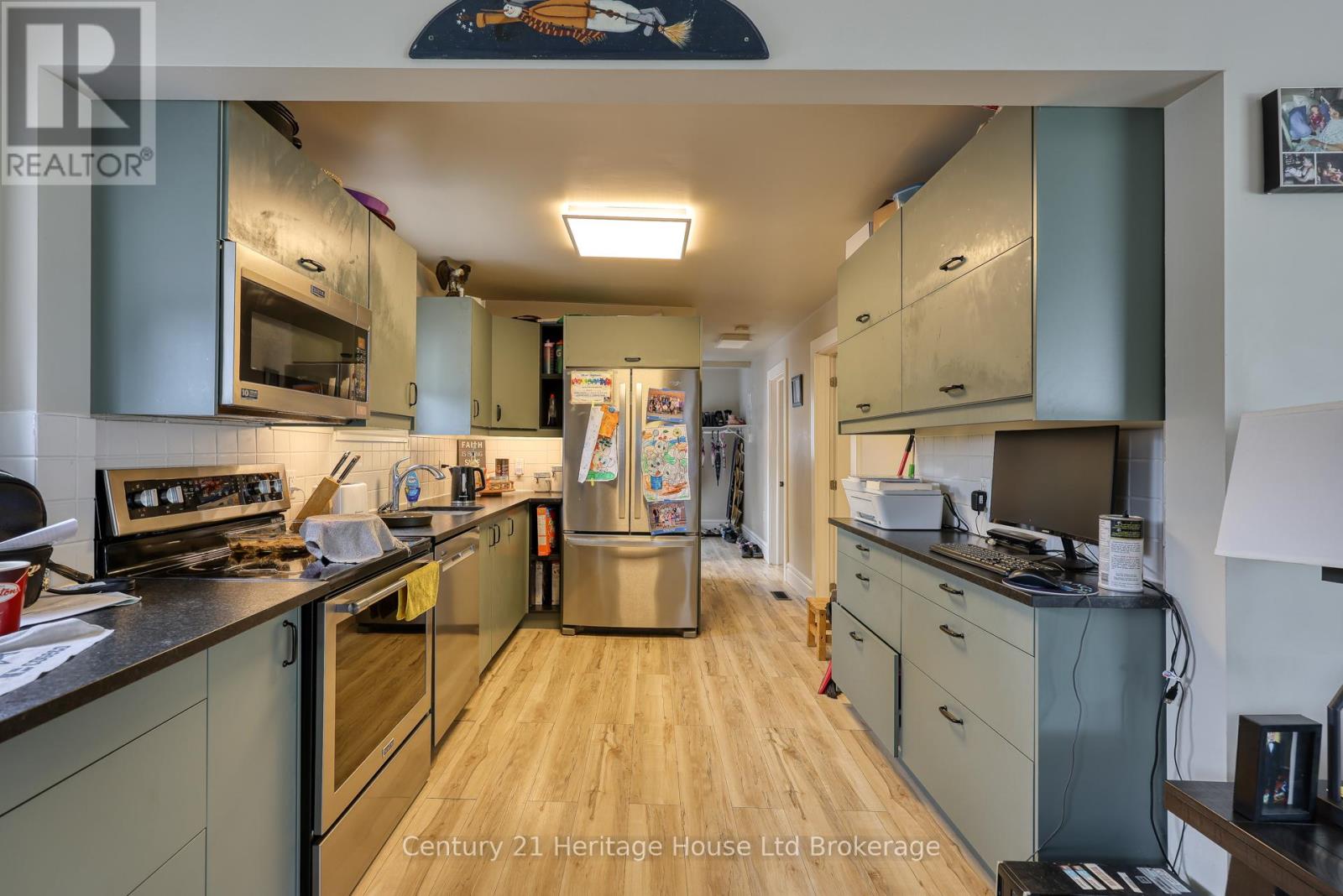 729 Hounsfield Street, Woodstock (Woodstock - South), Ontario  N4S 1P3 - Photo 3 - X12851848