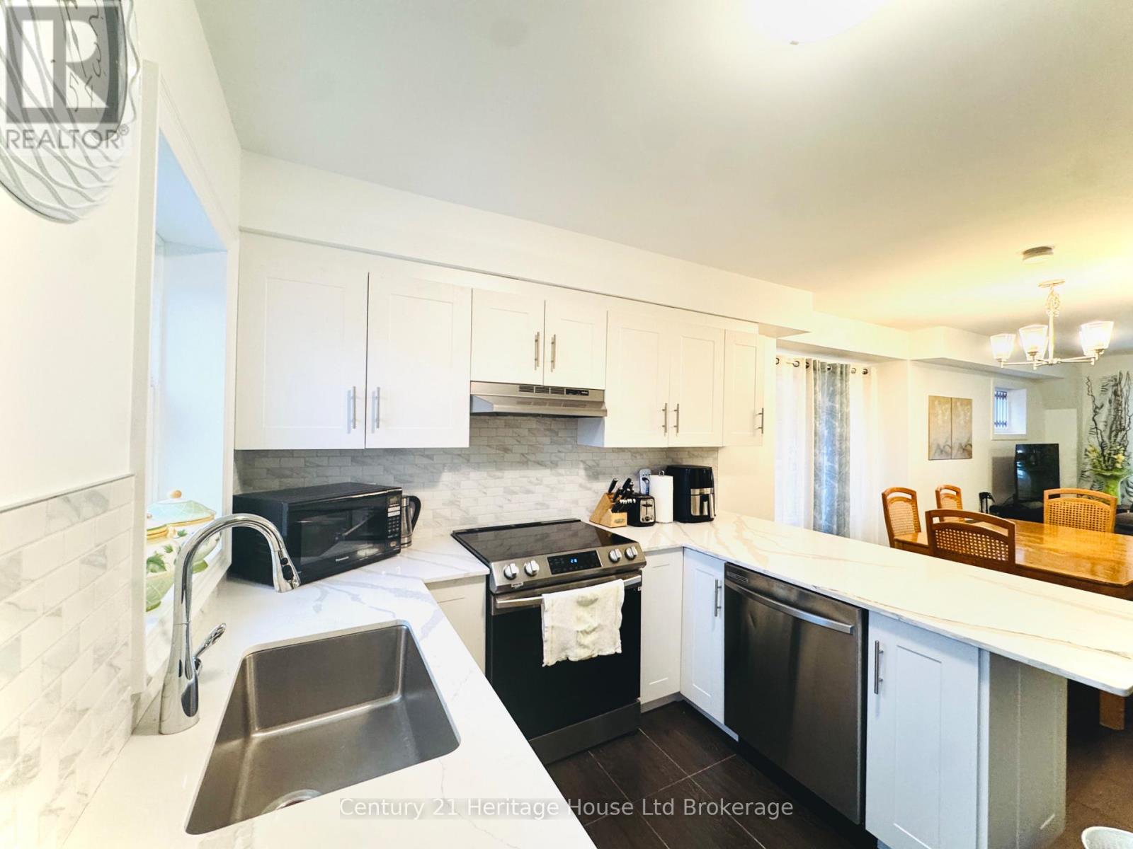 5138 Willmott Street, Niagara Falls (Cherrywood), Ontario  L2E 2A3 - Photo 9 - X12852758