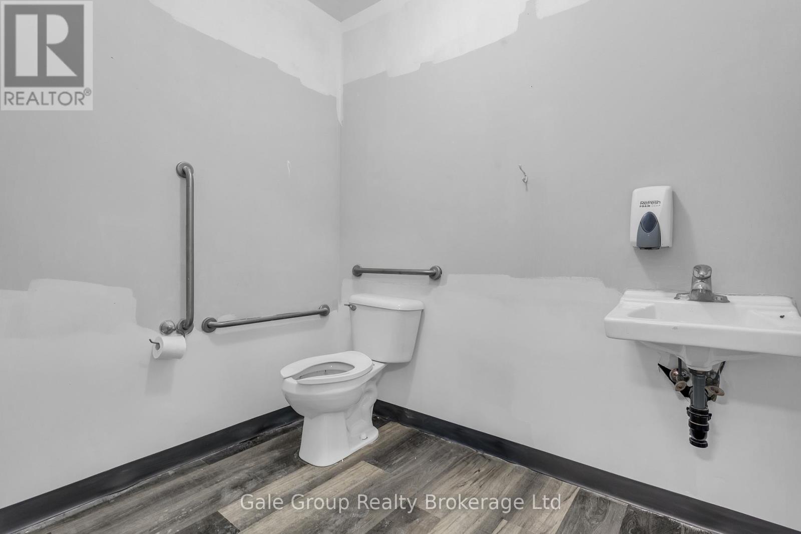 467 Dundas Street, Woodstock (Woodstock - North), Ontario  N4S 1C2 - Photo 12 - X12852824