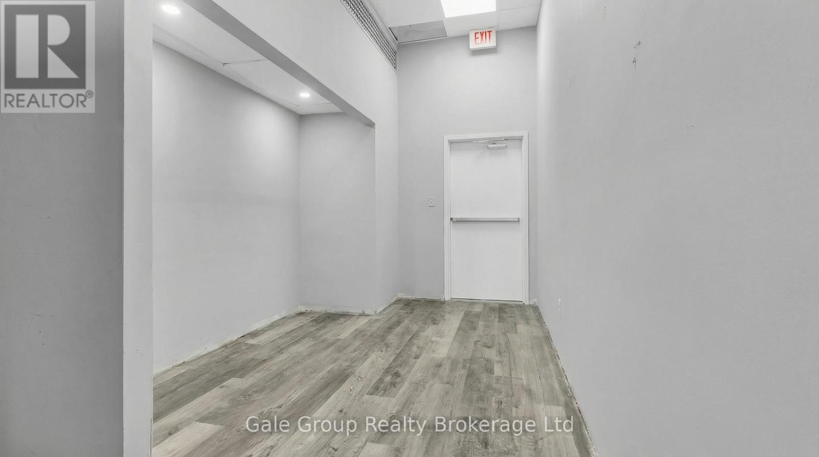 467 Dundas Street, Woodstock (Woodstock - North), Ontario  N4S 1C2 - Photo 6 - X12852824