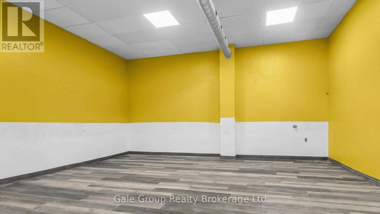 467 Dundas Street, Woodstock (Woodstock - North), Ontario  N4S 1C2 - Photo 7 - X12852824