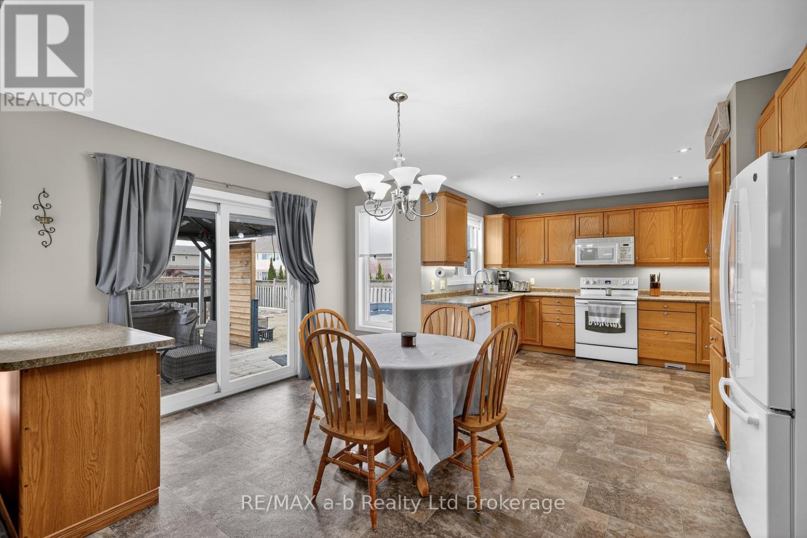 20 Owen Street, Ingersoll (Ingersoll - South), Ontario  N5C 4G7 - Photo 10 - X12854224