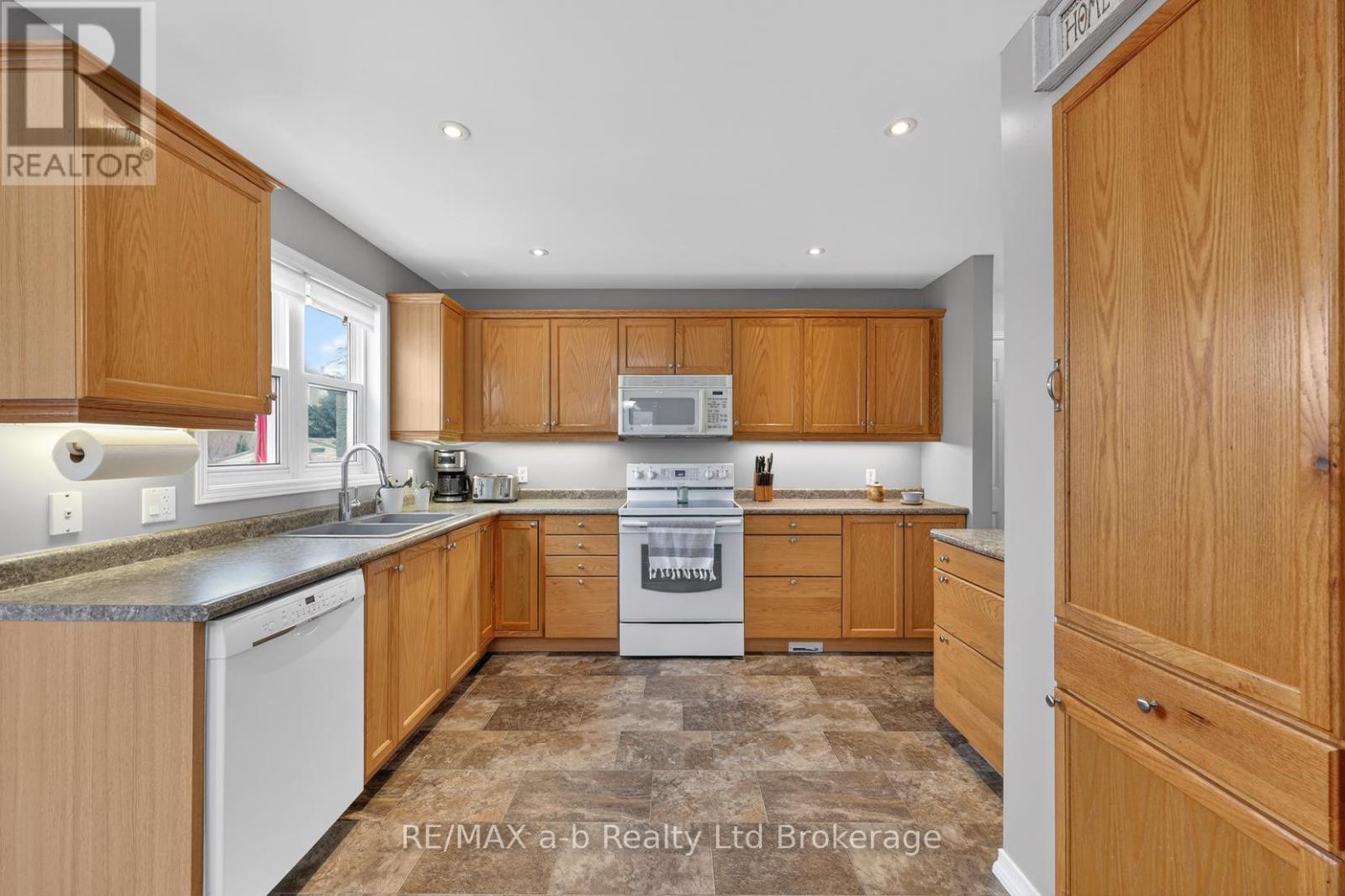 20 Owen Street, Ingersoll (Ingersoll - South), Ontario  N5C 4G7 - Photo 11 - X12854224