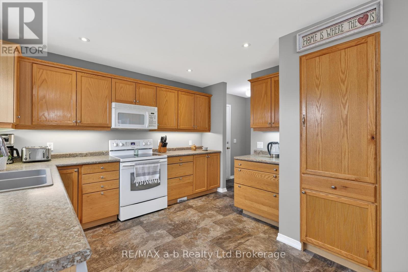 20 Owen Street, Ingersoll (Ingersoll - South), Ontario  N5C 4G7 - Photo 12 - X12854224